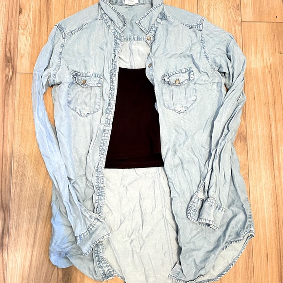 Cute “jean” cardigan - Picture 2 of 2